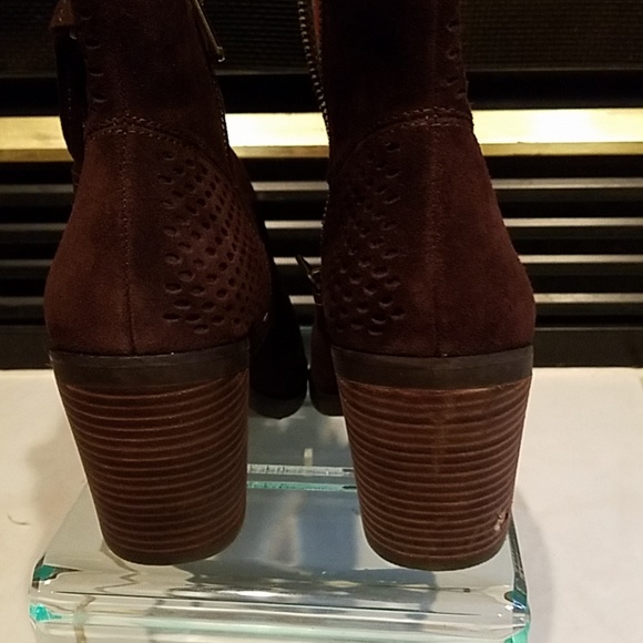 🆕️NIB Lucky java oiled suede booties, size 7.5 - Picture 5 of 8